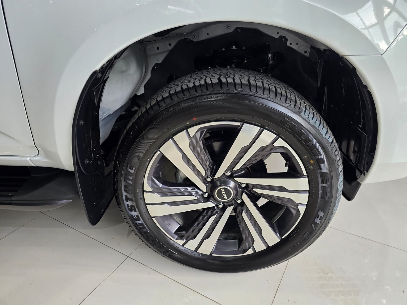 Used 1
                    ISUZU
                     for Sale Image