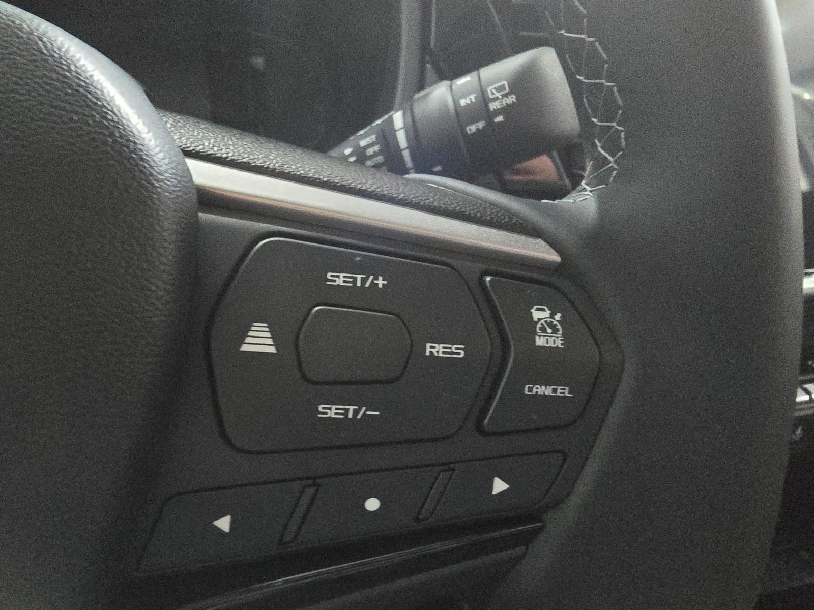Used 1
                    ISUZU
                     for Sale Image