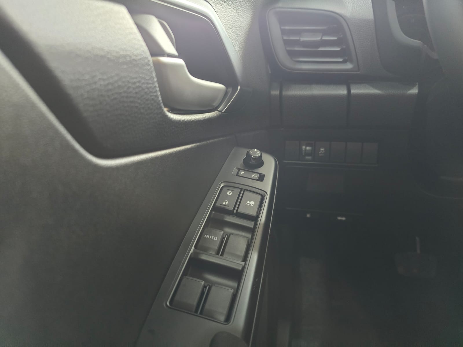 Used 1
                    ISUZU
                     for Sale Image
