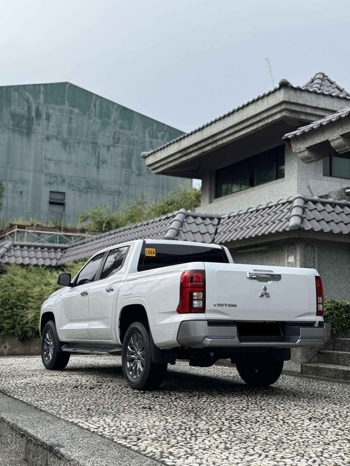 Used 1
                    MITSUBISHI
                     for Sale Image