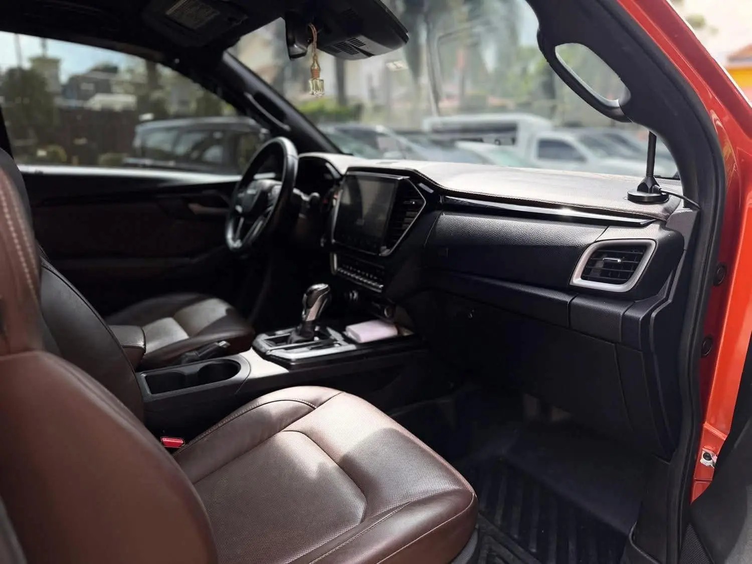 Used 1
                    ISUZU
                     for Sale Image