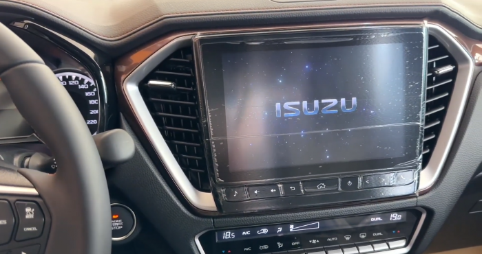 Used 2
                    ISUZU
                     for Sale Image