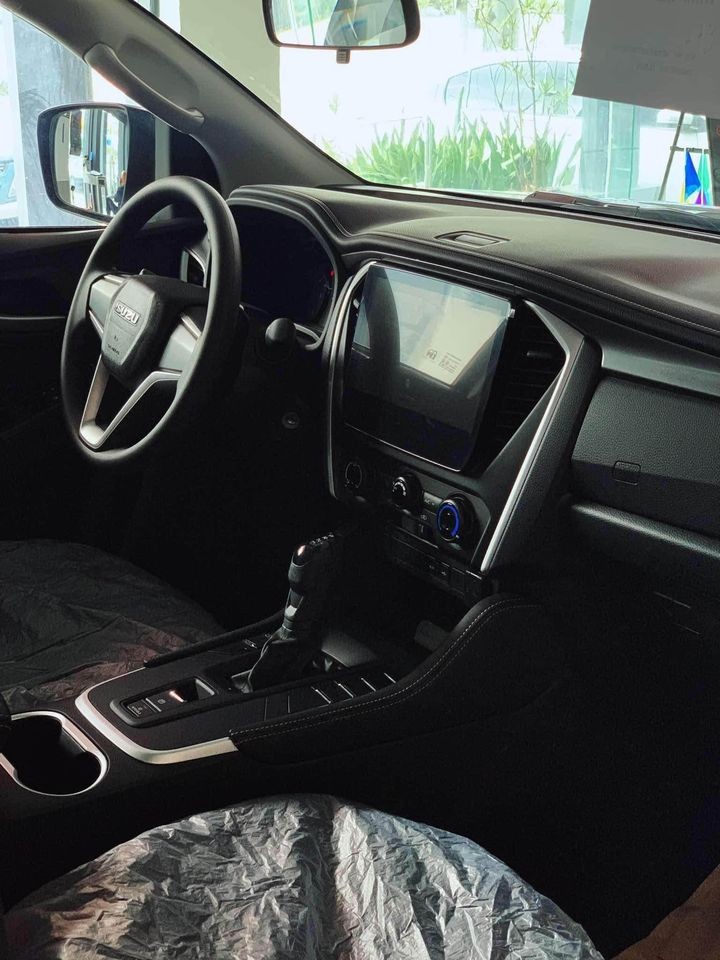 Used 1
                    ISUZU
                     for Sale Image