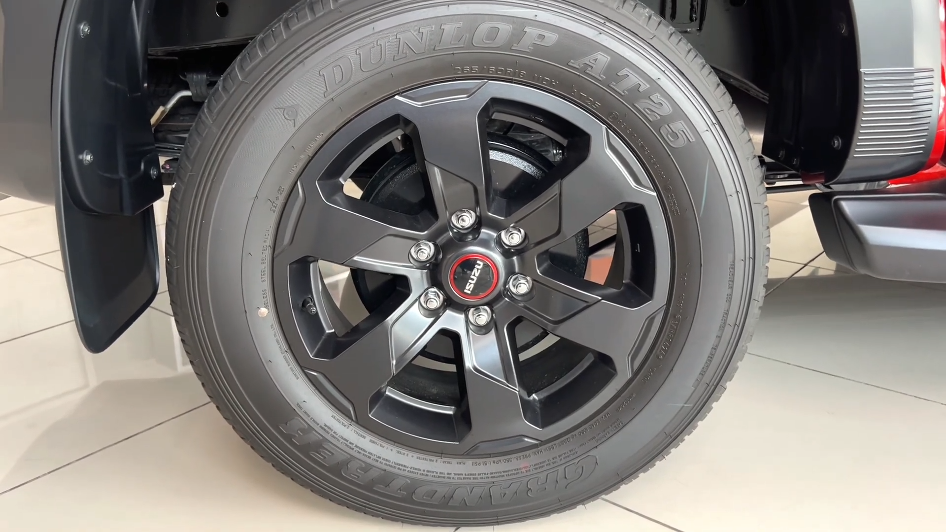 Used 1
                    ISUZU
                     for Sale Image