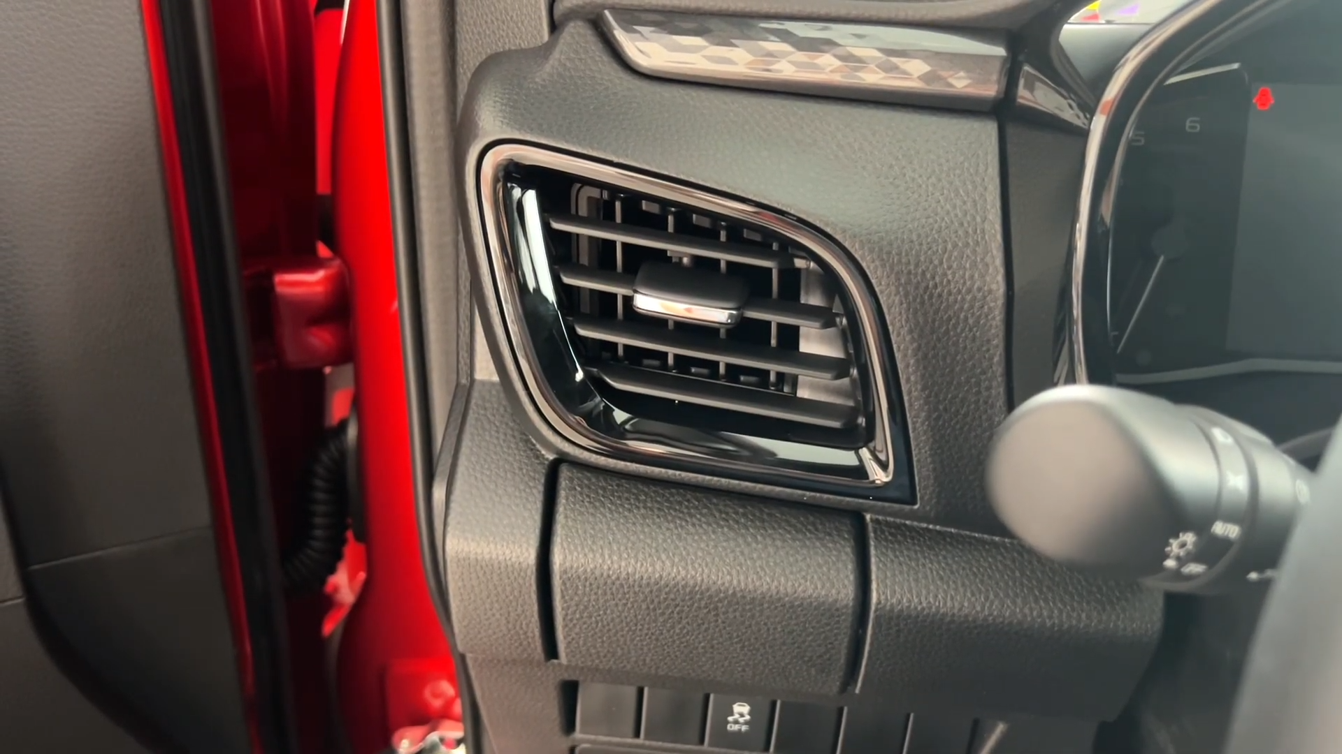 Used 1
                    ISUZU
                     for Sale Image