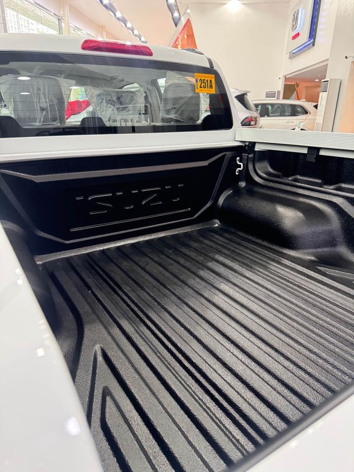 Used 1
                    ISUZU
                     for Sale Image