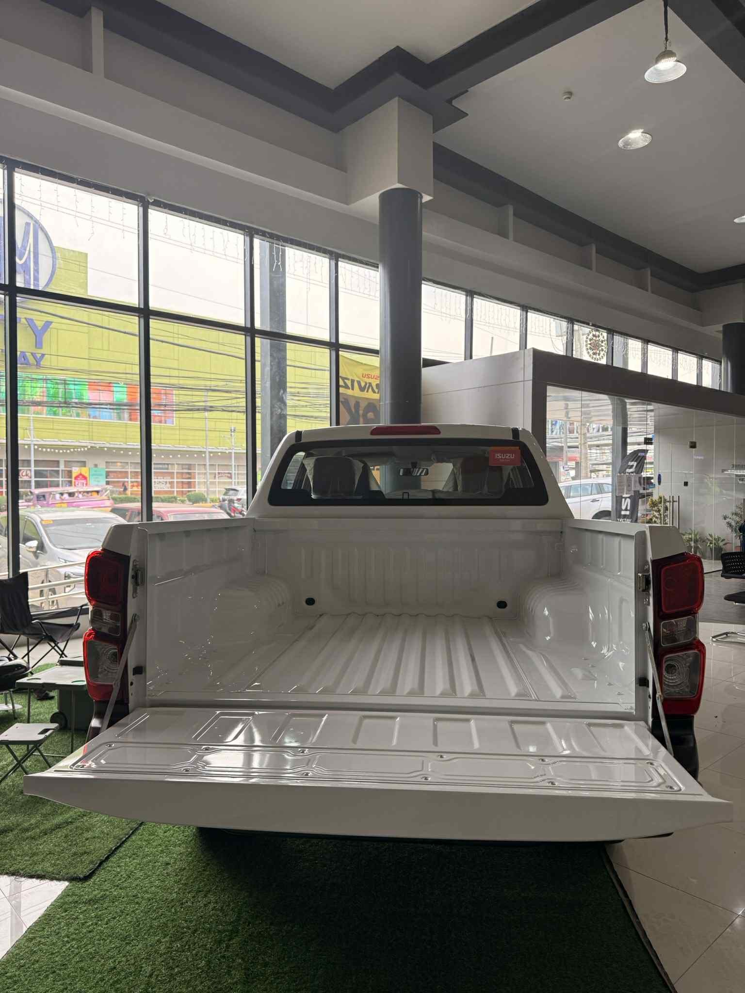 Used 1
                    ISUZU
                     for Sale Image